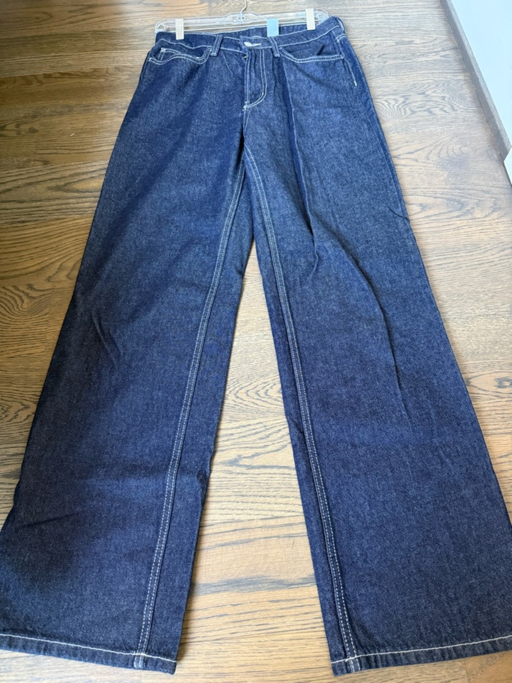 NWOT H&M high rise wide leg jeans in a dark wash color way. Size 8. - Picture 4 of 6